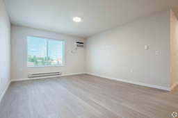 Spacious living room